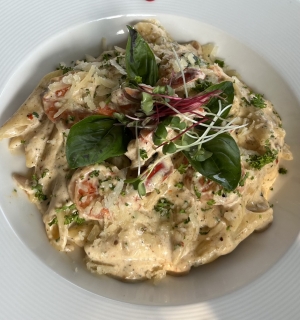 Pasta with Cajun Shrimps and Cream Suce